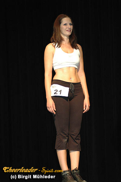 ../Images/cheerleader_casting_037.jpg