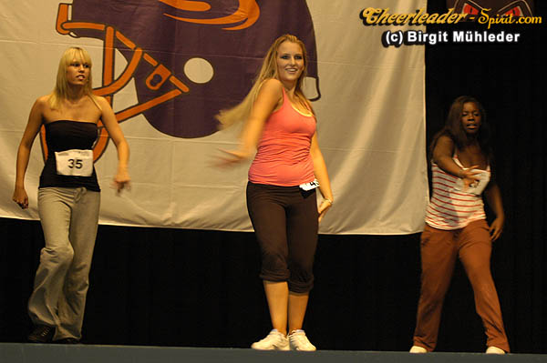 ../Images/cheerleader_casting_047.jpg