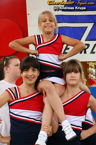 ../Images/IMG_8837-XTC-Kidscheer-20090627.jpg