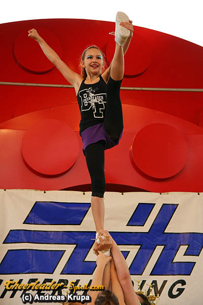 ../Images/IMG_9099-XTC-Kidscheer-20090627.jpg