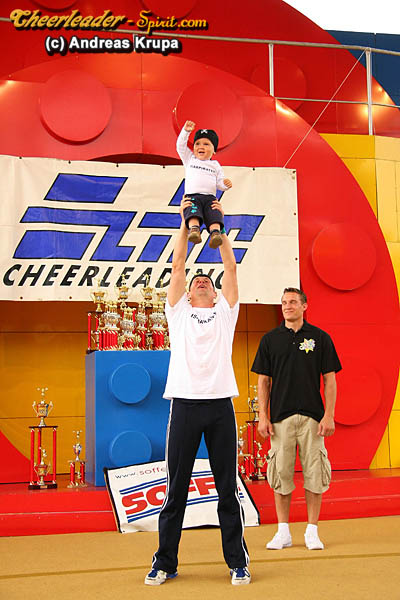 ../Images/IMG_9582-XTC-Kidscheer-20090627.jpg