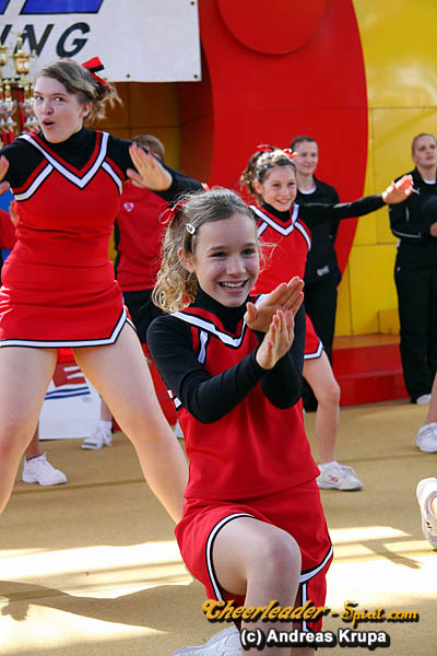 ../Images/JMG_9071-XTC-Kidscheer-20090627.jpg