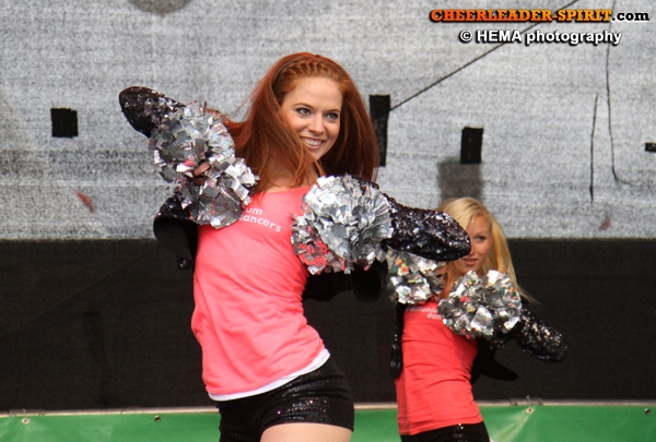 ../Images/008milleniumdancers.jpg