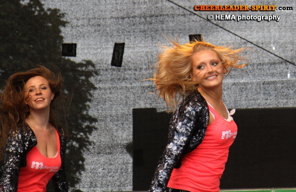 ../Images/014milleniumdancers.jpg