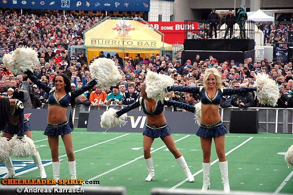 ../Images/rams-cheers_026.JPG