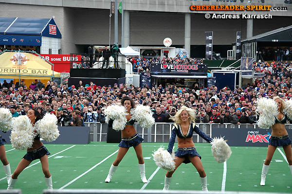 ../Images/rams-cheers_028.JPG