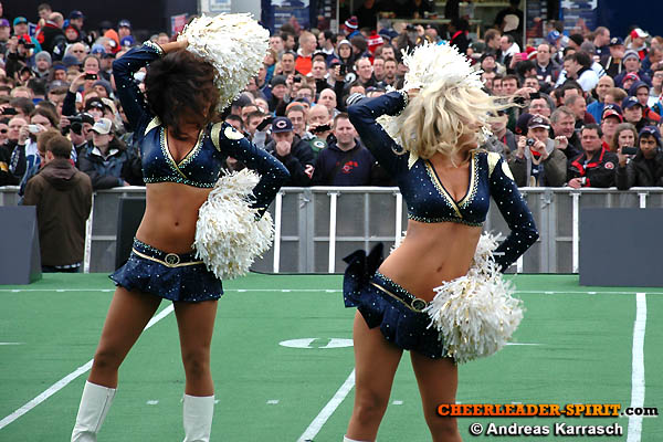 ../Images/rams-cheers_030.JPG