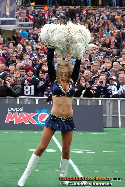 ../Images/rams-cheers_031.JPG