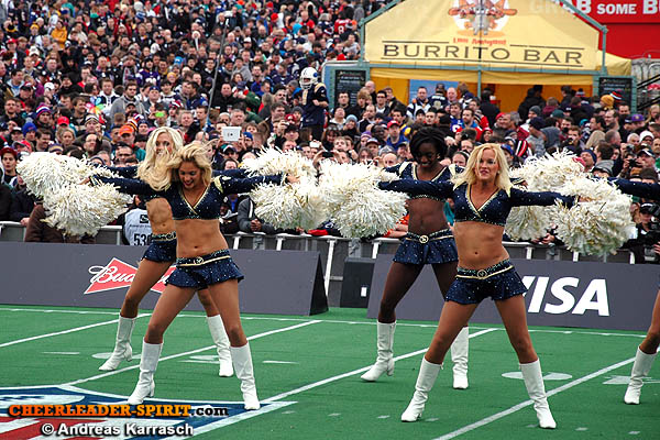 ../Images/rams-cheers_043.JPG
