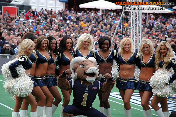 ../Images/rams-cheers_049.JPG