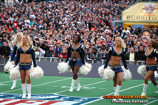 ../Images/rams-cheers_057.JPG