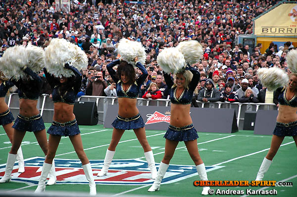 ../Images/rams-cheers_060.JPG