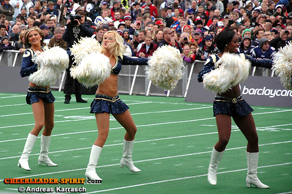 ../Images/rams-cheers_068.JPG