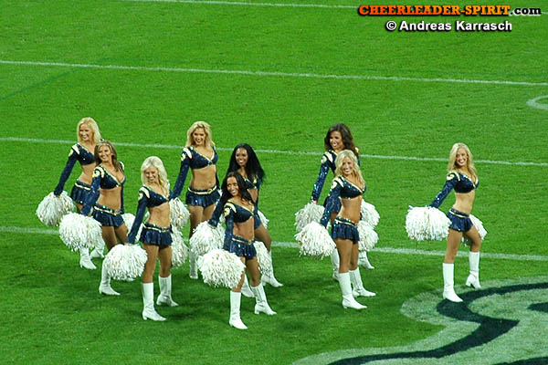 ../Images/rams-cheers_153.JPG