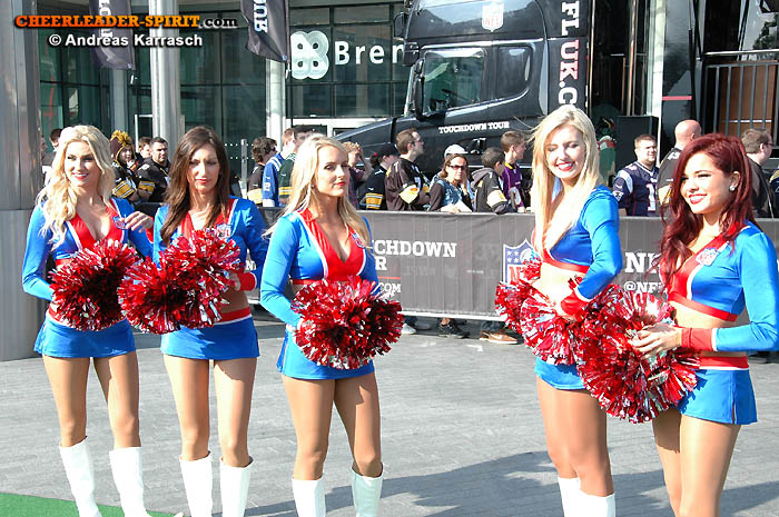 ../Images/NFL_ALLStar_Cheers02.JPG
