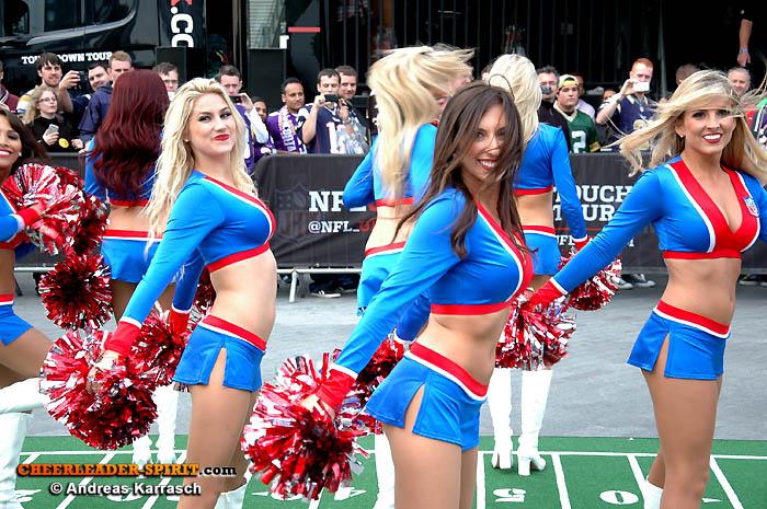 ../Images/NFL_ALLStar_Cheers21.JPG