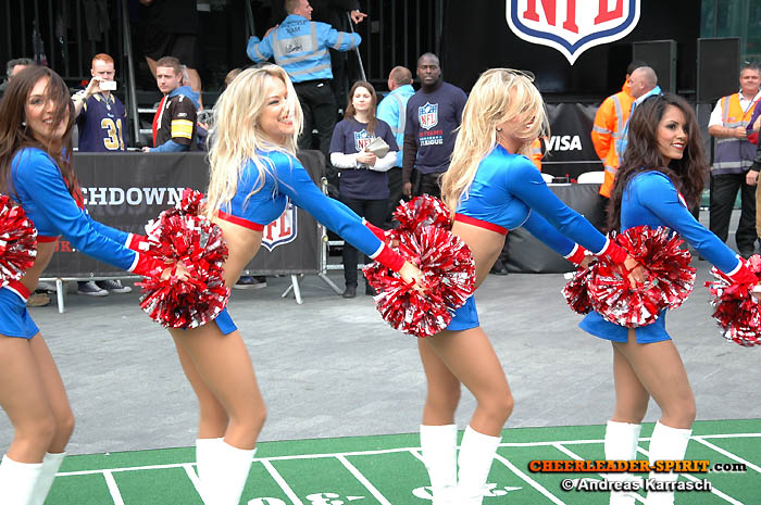 ../Images/NFL_ALLStar_Cheers31.JPG