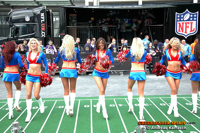 ../Images/NFL_ALLStar_Cheers33.JPG