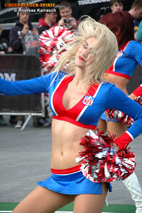 ../Images/NFL_ALLStar_Cheers38.JPG