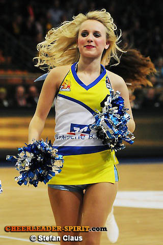 ../Images/20Cheer017.jpg