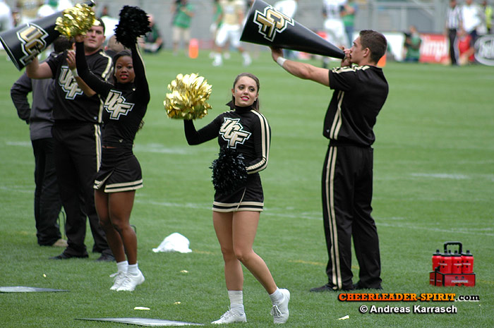 ../Images/ufccheer-aka_176.jpg