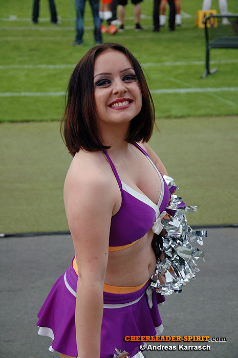 ../Images/fu-cheer-ak_100.jpg