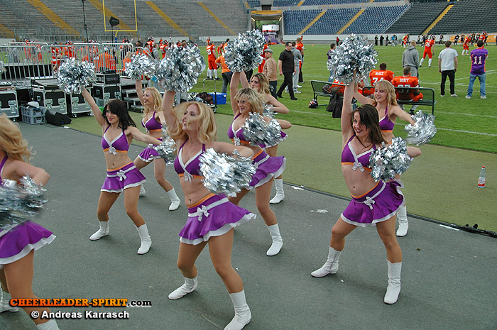 ../Images/fu-cheer-ak_110.jpg