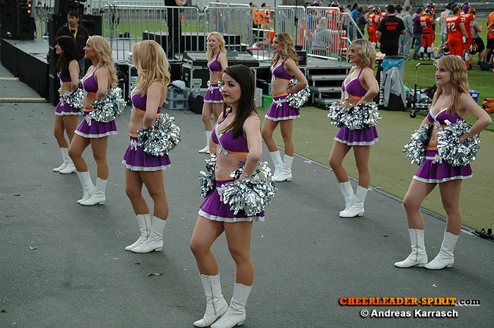../Images/fu-cheer-ak_122.jpg