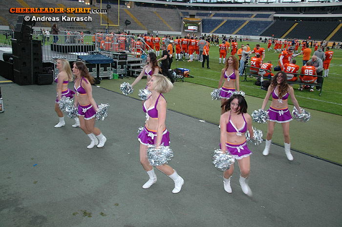 ../Images/fu-cheer-ak_167.jpg