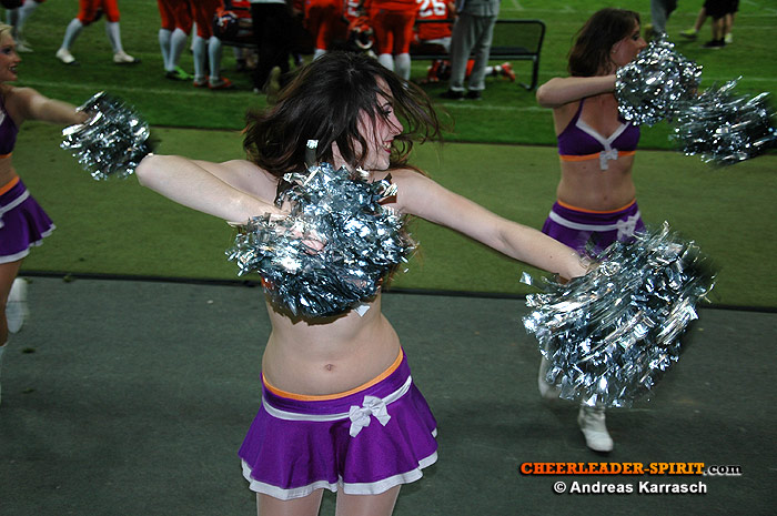 ../Images/fu-cheer-ak_265.jpg