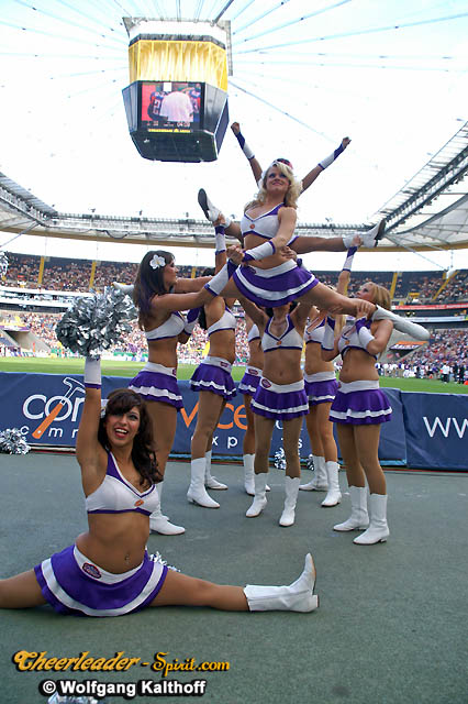 ../Images/galaxydancers022.jpg