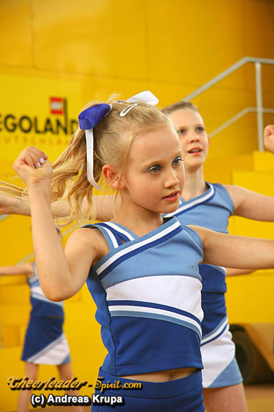 ../Images/IMG_9672-XTC-Kidscheer-20090627.jpg